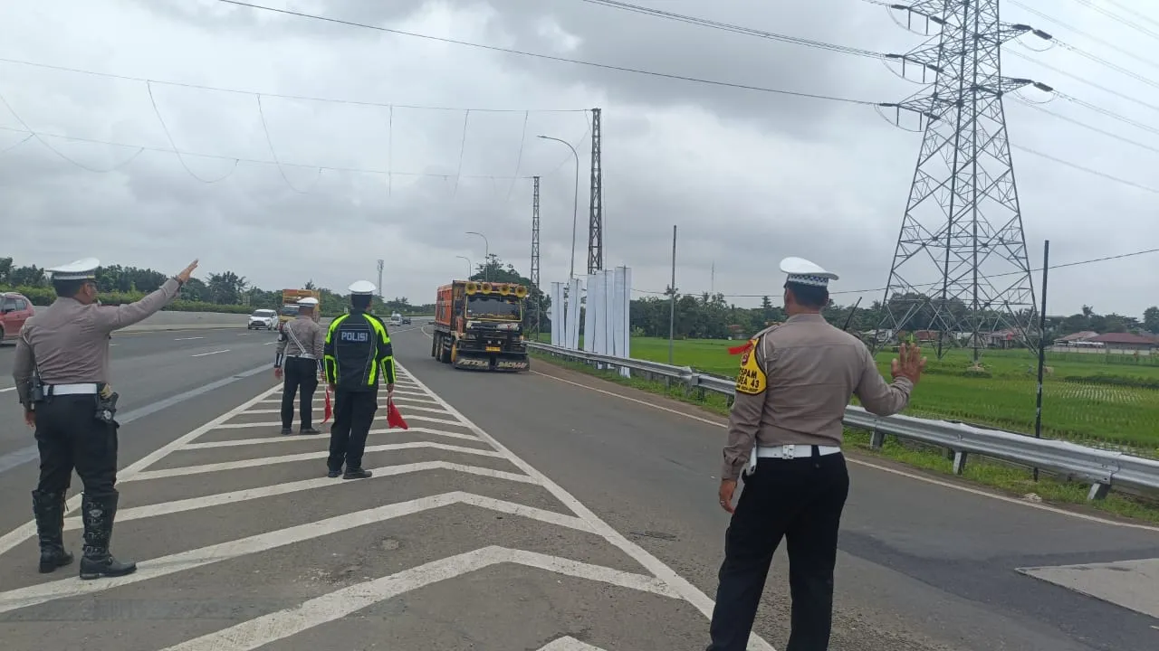 Ilustrasi Pembatasan Kendaraan Berat di Tangerang Saat Libur Nataru